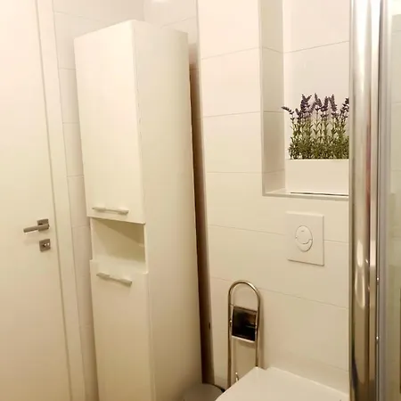 Orchid Seaview With Garage Parking *